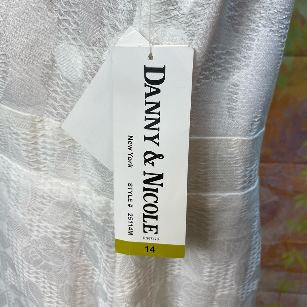 Danny & Nicole Textured Cotton Dress - Picture 12 of 12
